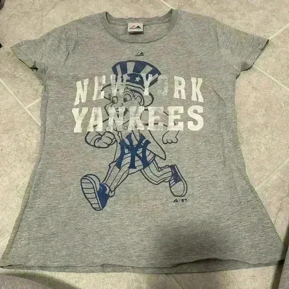Light Gray New York Yankees Tee - Picture 1 of 3